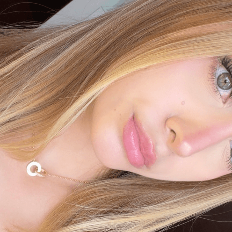 Chloe Laurent's profile avatar