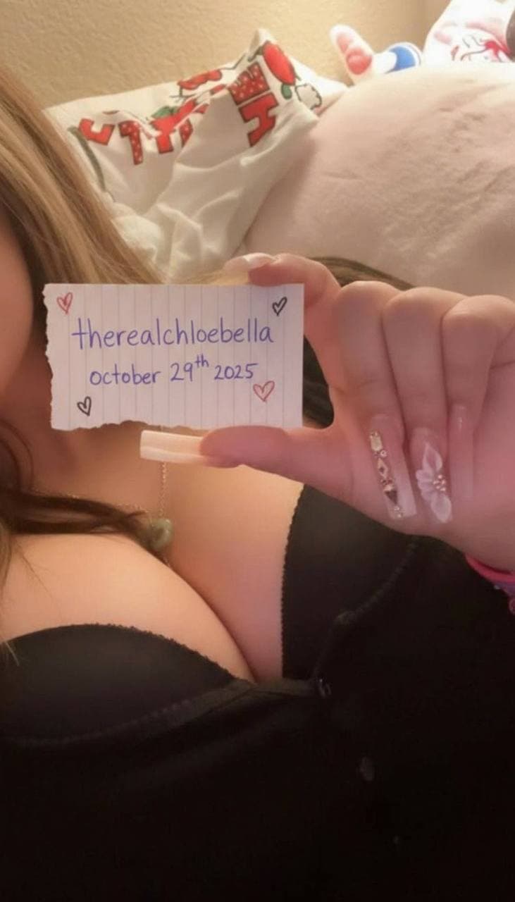 therealchloebella's profile avatar