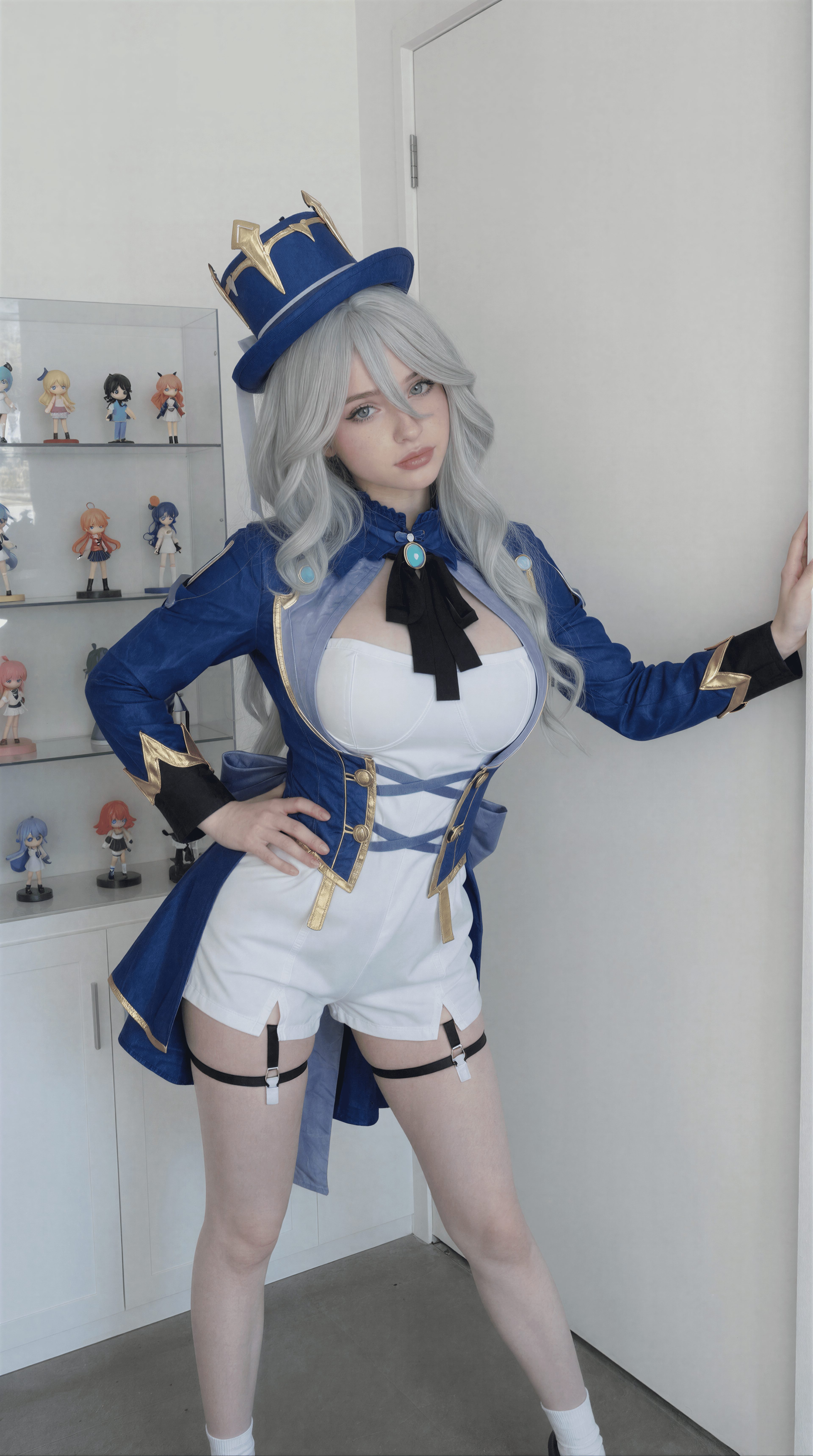 Channeling my inner captain with this epic blue coat cosplay! Crown on, confidence up—ready to conquer the seas (or just my shelf of figs). Who's joining the crew? ⚓✨ #Cosplay #NatalieBrooks #AnimeVibes