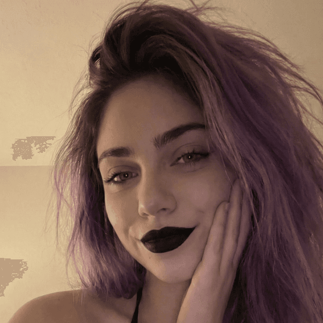 Violet Gohard's profile avatar